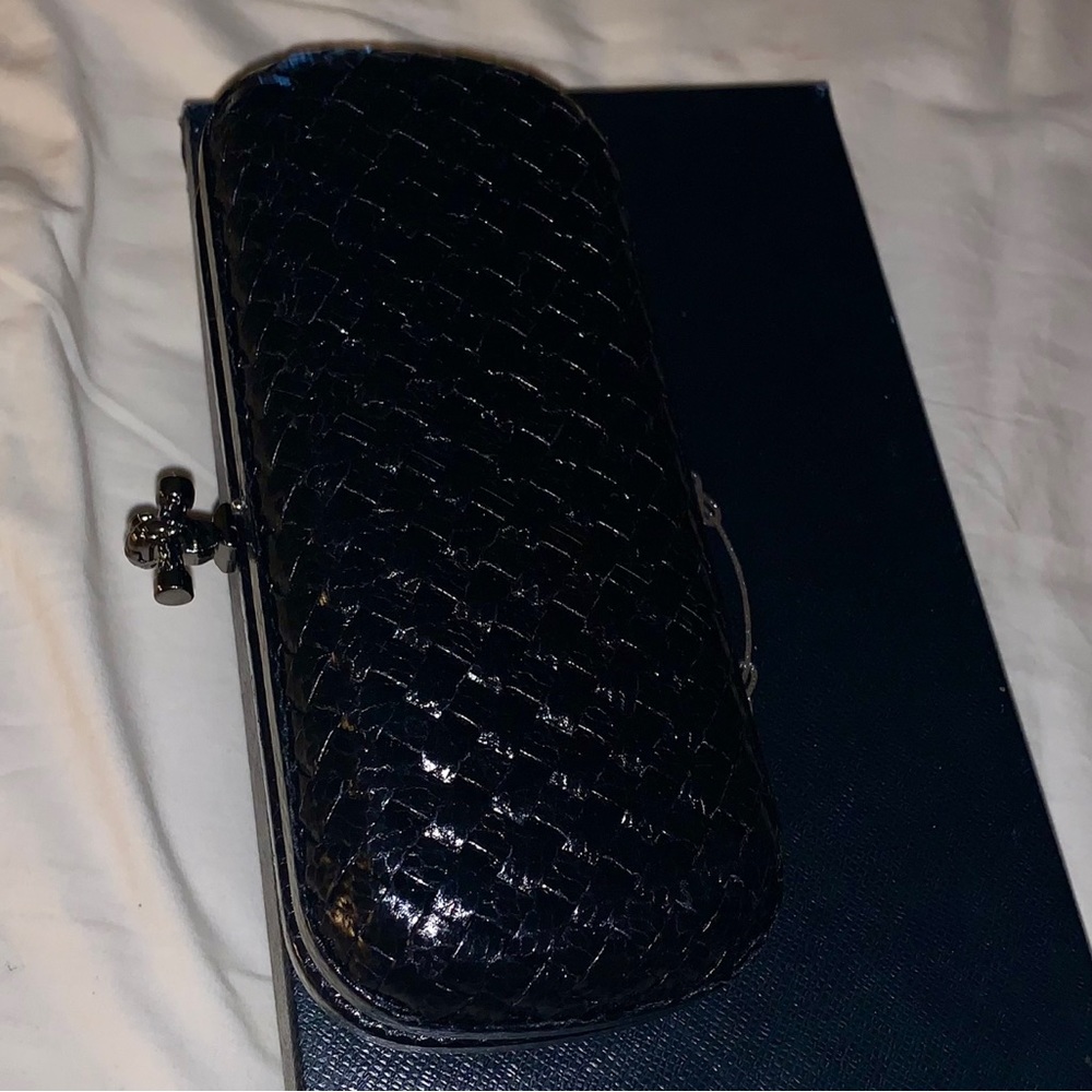 Black Clutch - Picture 2 of 8
